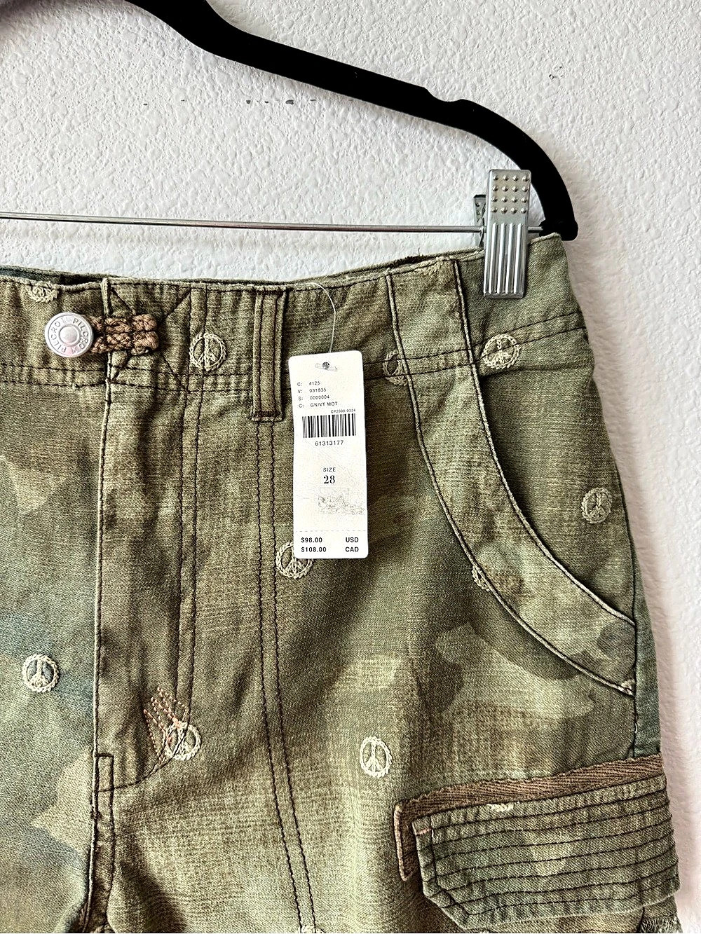 NWT Anthropologie Camo Floral Embroidered Shorts - Picture 5 of 5